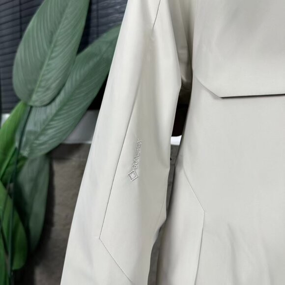 Arc'teryx Technical 3-in-1 Jacket | Gore-Tex Shell & Detachable Down Liner - Picture 6 of 13